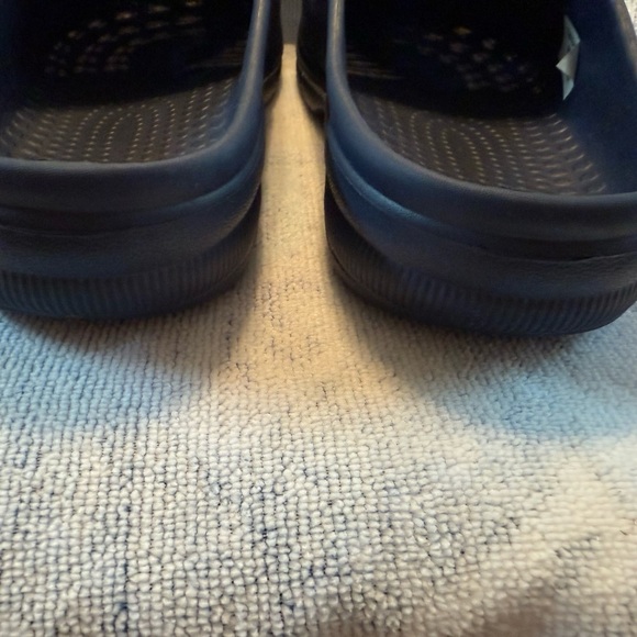 Cleveland Guardians Navy Slip-On Clogs with Red Lettering - Picture 6 of 10